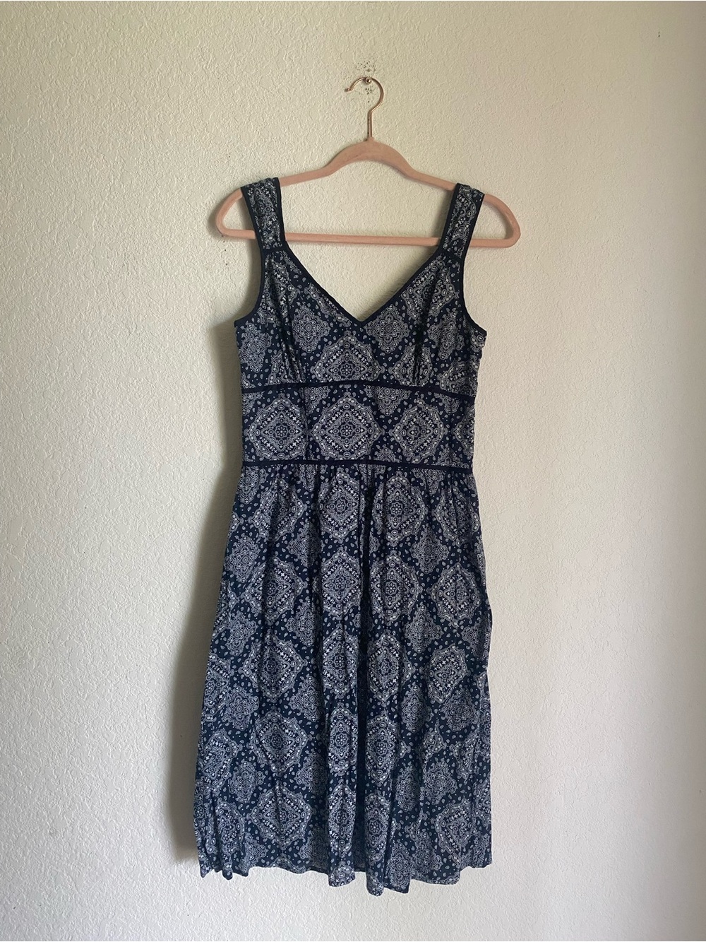 LOFT Paisley Bandana Medallion Midi Resort wear Feminine Fit and Flare Dress 6 - Picture 2 of 5